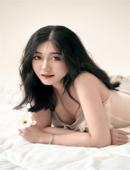 在线香蕉视频_YSL蜜桃色5度_两个人的视频大全免费